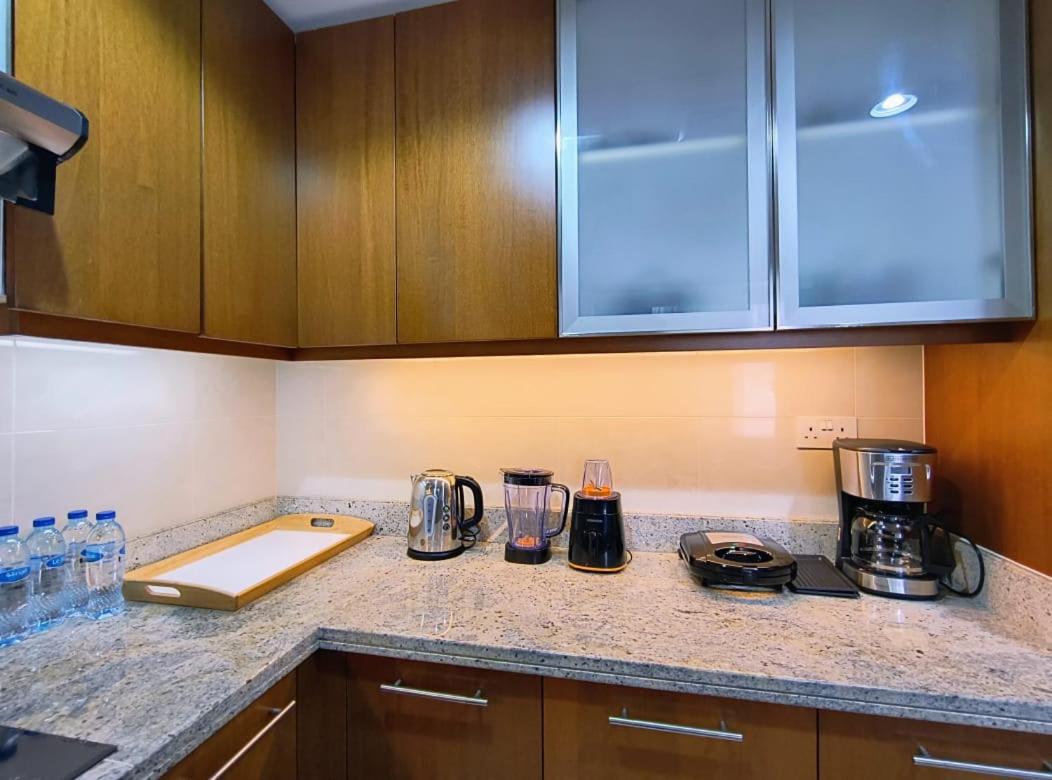 Trinity Holiday Homes - Standpoint Tower Downtown Dubaj Zewnętrze zdjęcie